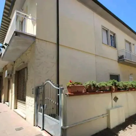 Comfy Flat Near The Apartment Torre del Lago Puccini