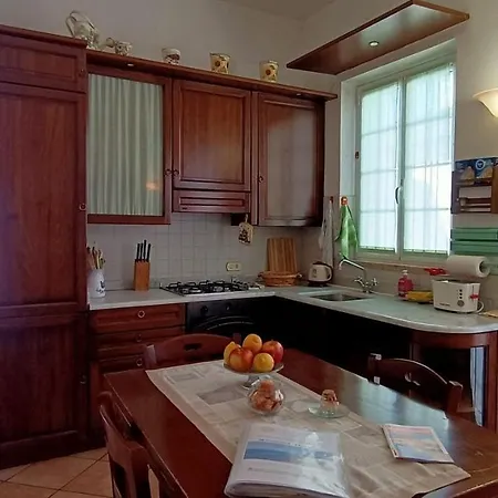 Comfy Flat Near The * توري ديل لاغو بوتشيني