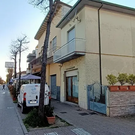 Comfy Flat Near The Torre del Lago Puccini